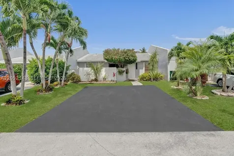 10375 SW 209th Lane Cutler Bay FL 33189