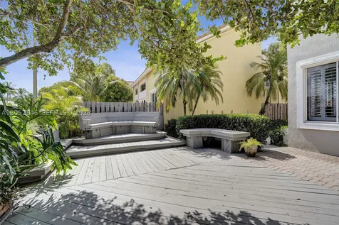 10073 NW 5th Street Plantation FL 33324