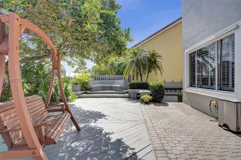 10073 NW 5th Street Plantation FL 33324