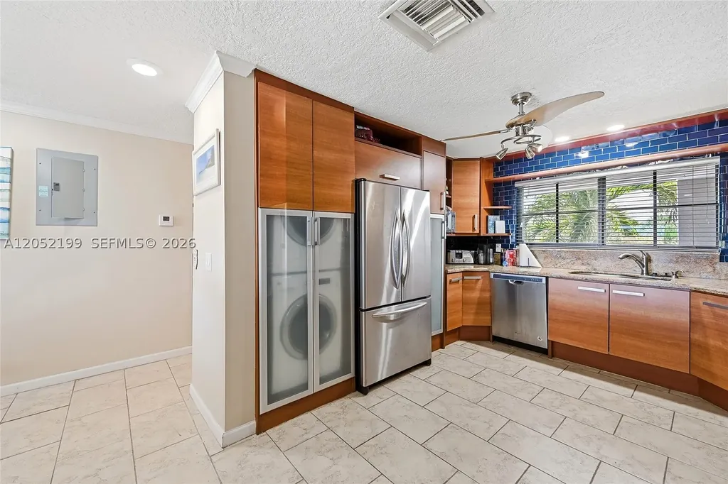 801 Palm Trail Delray Beach FL 33483
