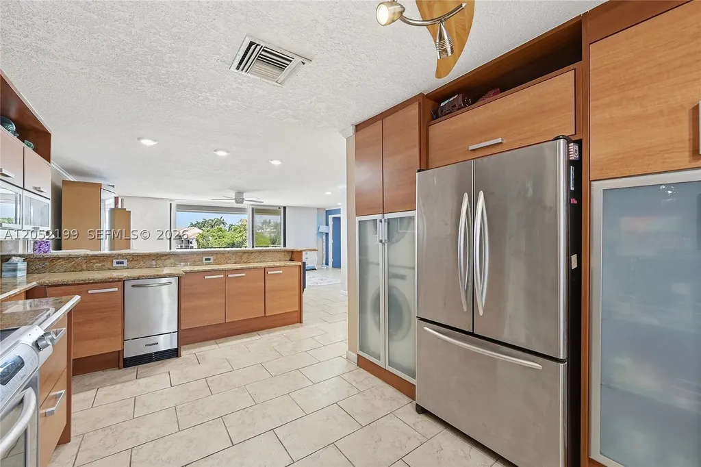 801 Palm Trail Delray Beach FL 33483