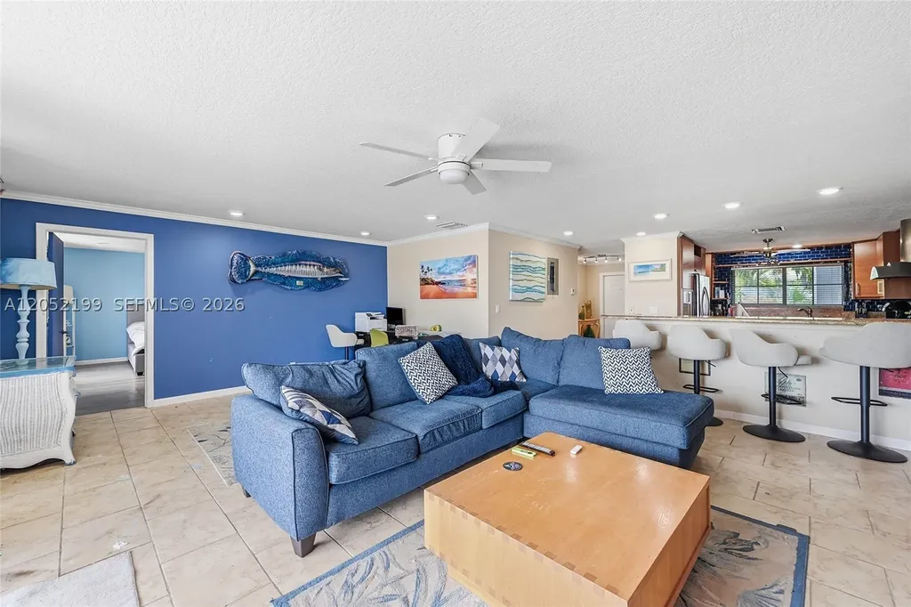 801 Palm Trail Delray Beach FL 33483