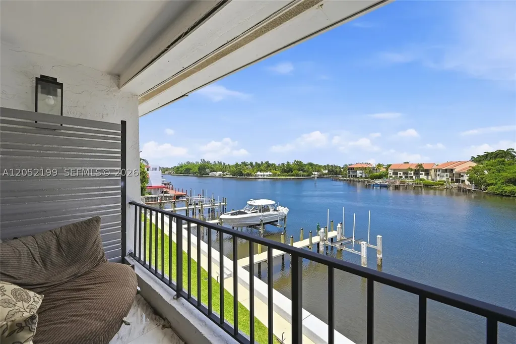 801 Palm Trail Delray Beach FL 33483
