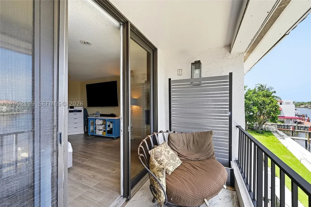 801 Palm Trail Delray Beach FL 33483