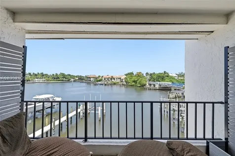 801 Palm Trail Delray Beach FL 33483