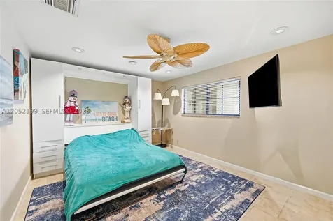 801 Palm Trail Delray Beach FL 33483