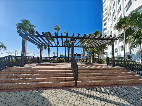 825 Brickell Bay Drive Miami FL 33131