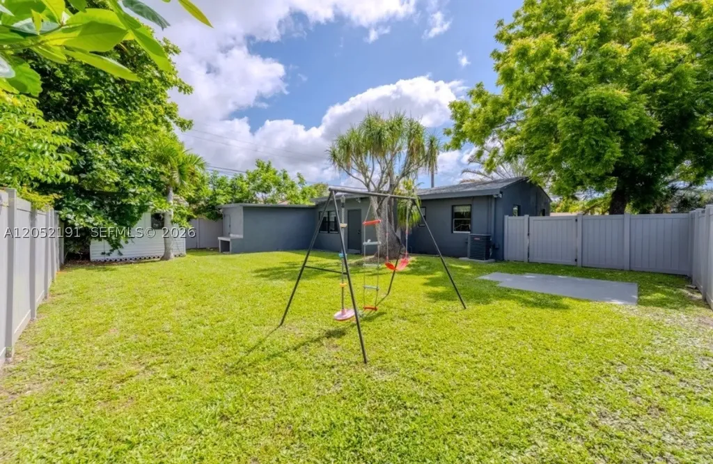 1120 S 28th Avenue Hollywood FL 33020
