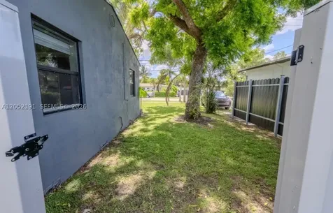 1120 S 28th Avenue Hollywood FL 33020