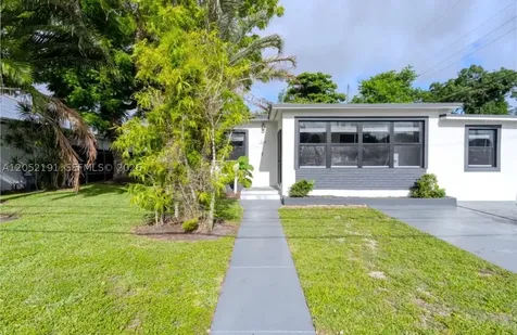 1120 S 28th Avenue Hollywood FL 33020