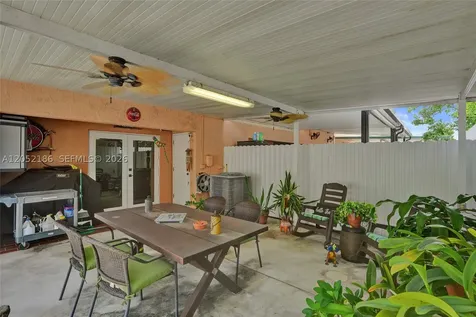 2359 W 74th Street Hialeah FL 33016