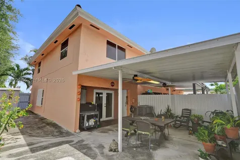 2359 W 74th Street Hialeah FL 33016
