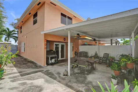 2359 W 74th Street Hialeah FL 33016