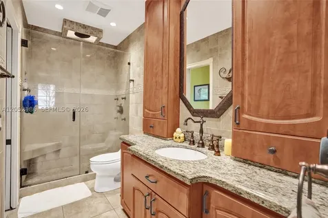 2359 W 74th Street Hialeah FL 33016