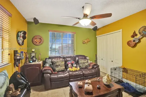 2359 W 74th Street Hialeah FL 33016