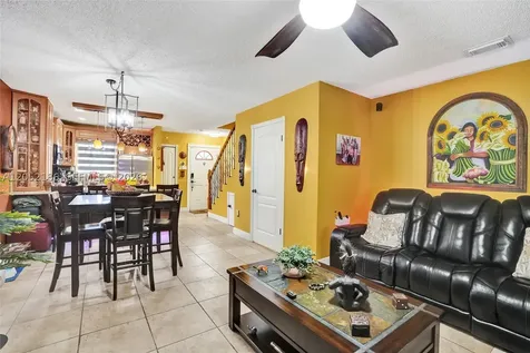 2359 W 74th Street Hialeah FL 33016