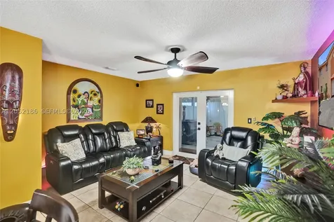 2359 W 74th Street Hialeah FL 33016