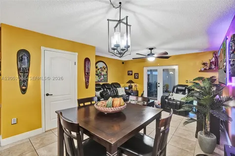 2359 W 74th Street Hialeah FL 33016