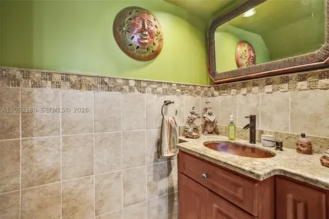 2359 W 74th Street Hialeah FL 33016