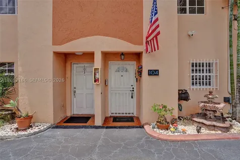 2359 W 74th Street Hialeah FL 33016