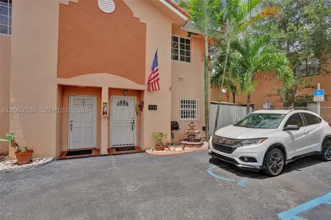 2359 W 74th Street Hialeah FL 33016