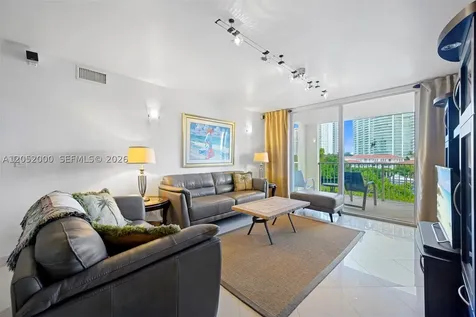 19999 E Country Club Drive Aventura FL 33180