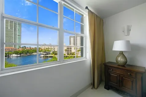 19999 E Country Club Drive Aventura FL 33180