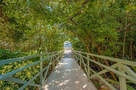 19999 E Country Club Drive Aventura FL 33180