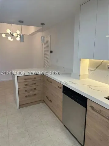 910 Bay Drive Miami Beach FL 33141