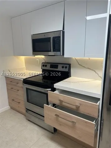 910 Bay Drive Miami Beach FL 33141