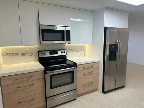 910 Bay Drive Miami Beach FL 33141