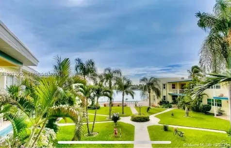 910 Bay Drive Miami Beach FL 33141