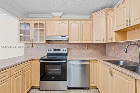 1333 W 37th Street Hialeah FL 33012