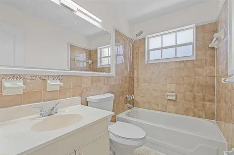 1333 W 37th Street Hialeah FL 33012