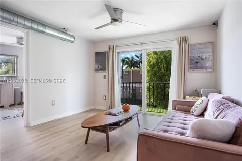 1900 Meridian Avenue Miami Beach FL 33139