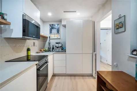 1900 Meridian Avenue Miami Beach FL 33139