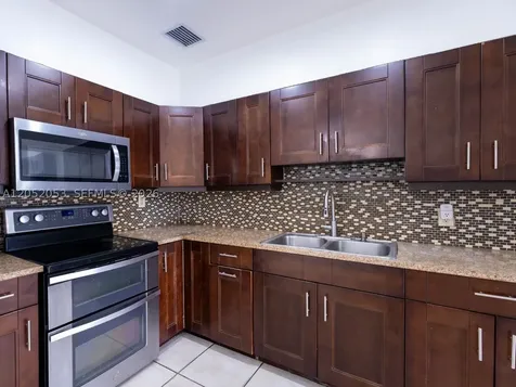 1600 NW 29th Avenue Miami FL 33125