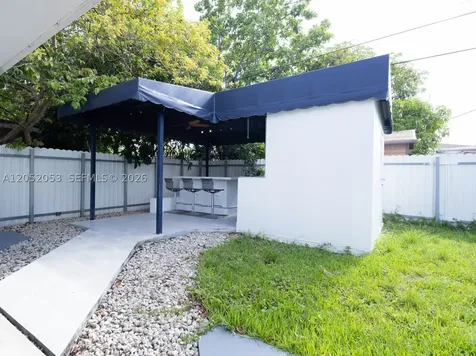 1600 NW 29th Avenue Miami FL 33125