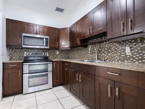 1600 NW 29th Avenue Miami FL 33125