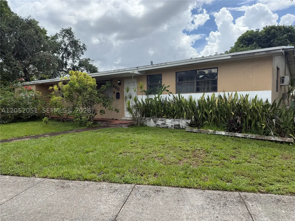 690 W 70th Place Hialeah FL 33014