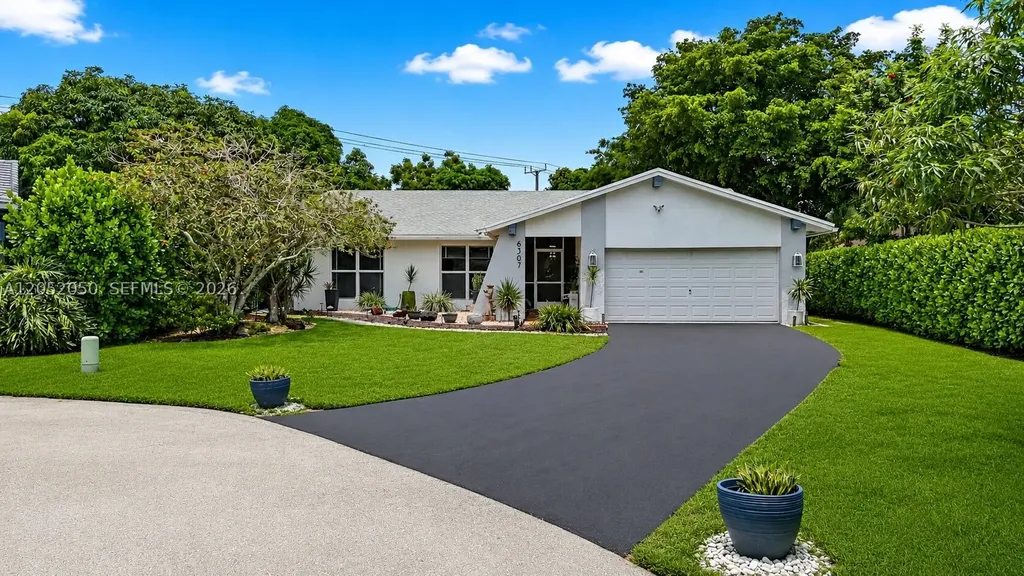 6307 Silk Oak Circle Tamarac FL 33319