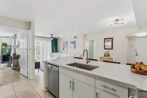2640 S University Drive Davie FL 33328