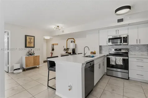 2640 S University Drive Davie FL 33328