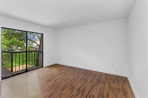 14213 SW 94th Cir Lane Miami FL 33186