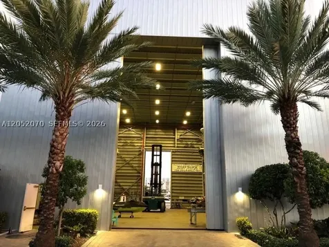 400 Sunny Isles Blvd Dd 204 Sunny Isles Beach FL 33160