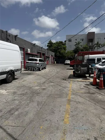 2561 NW 23rd Street Miami FL 33142