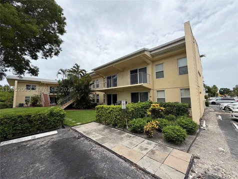 2352 NE 9th Street Fort Lauderdale FL 33304