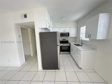 2352 NE 9th Street Fort Lauderdale FL 33304