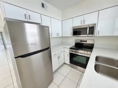 2352 NE 9th Street Fort Lauderdale FL 33304