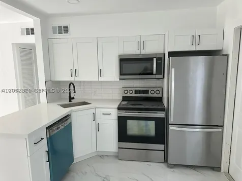 1933 Washington Street Hollywood FL 33020